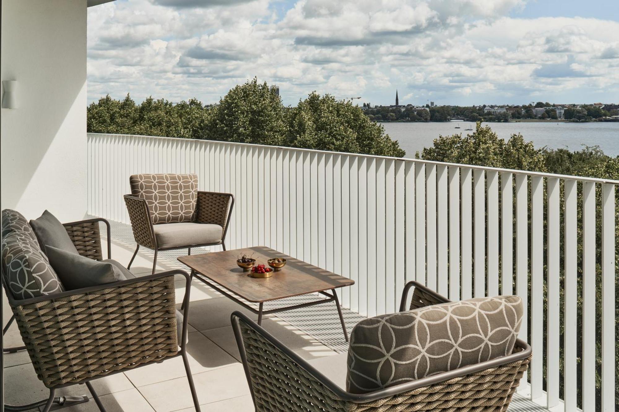 เดอะ ฟงต์แน Hotel ฮัมบูร์ก ภายนอก รูปภาพ Balcony