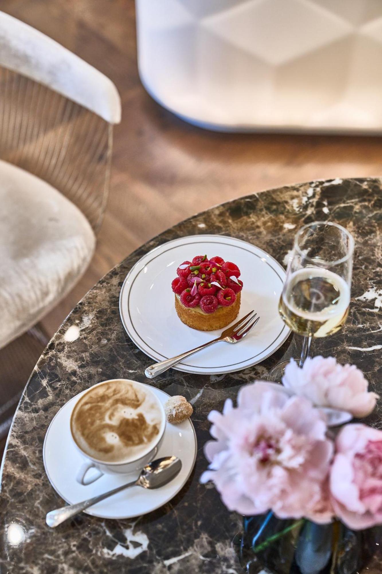 เดอะ ฟงต์แน Hotel ฮัมบูร์ก ภายนอก รูปภาพ A raspberry tart