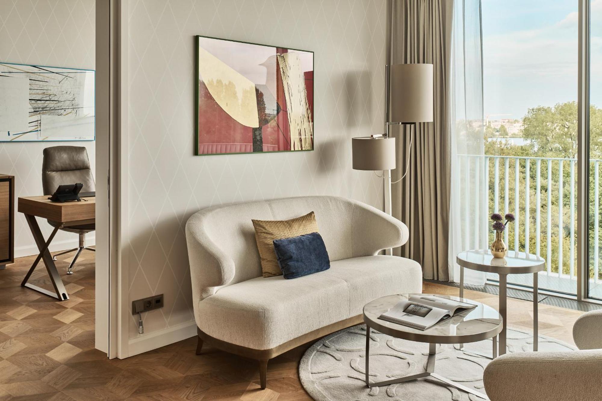 เดอะ ฟงต์แน Hotel ฮัมบูร์ก ภายนอก รูปภาพ A living room in a typical apartment