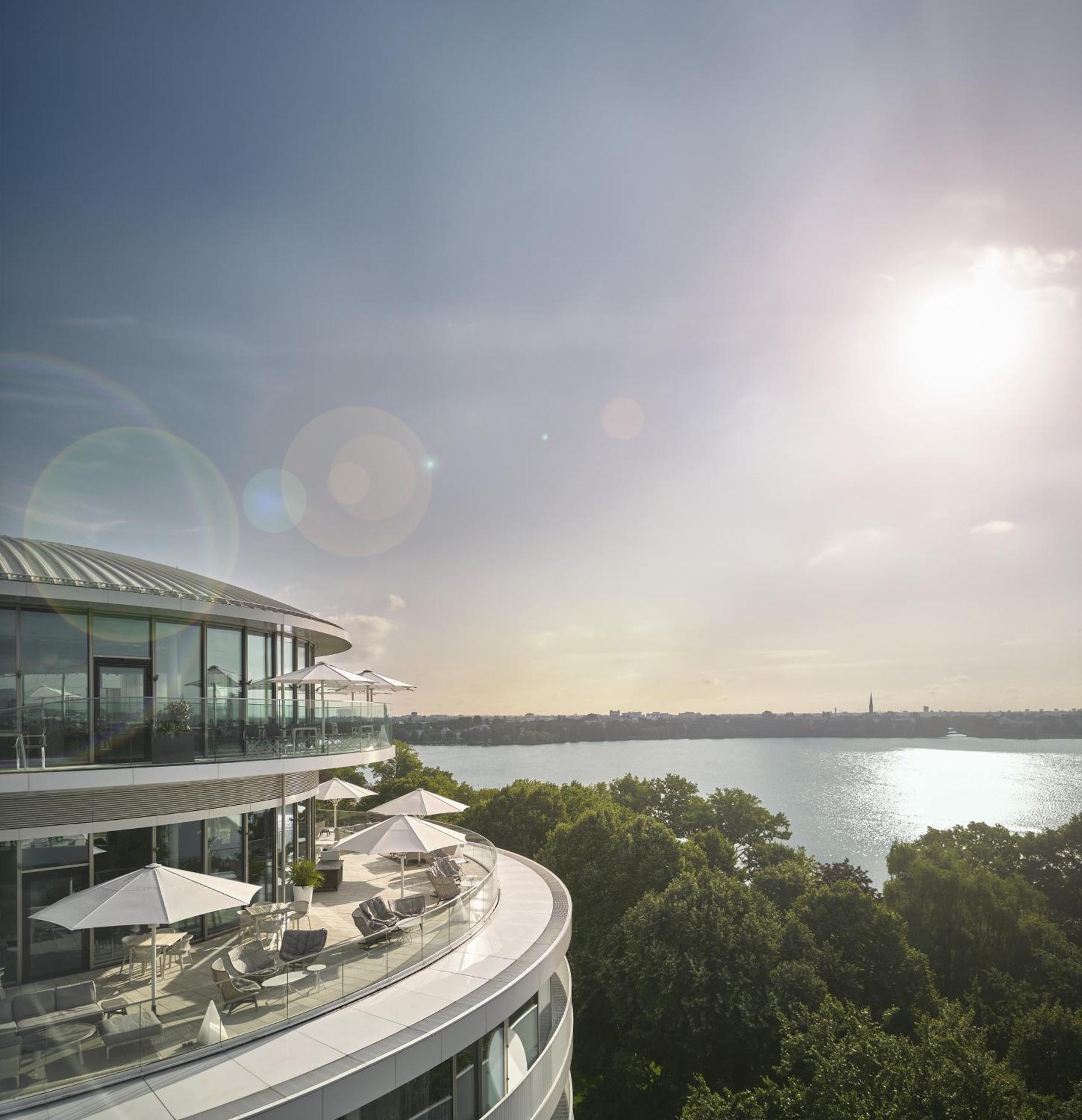 เดอะ ฟงต์แน Hotel ฮัมบูร์ก ภายนอก รูปภาพ View of the River Thames from the penthouse